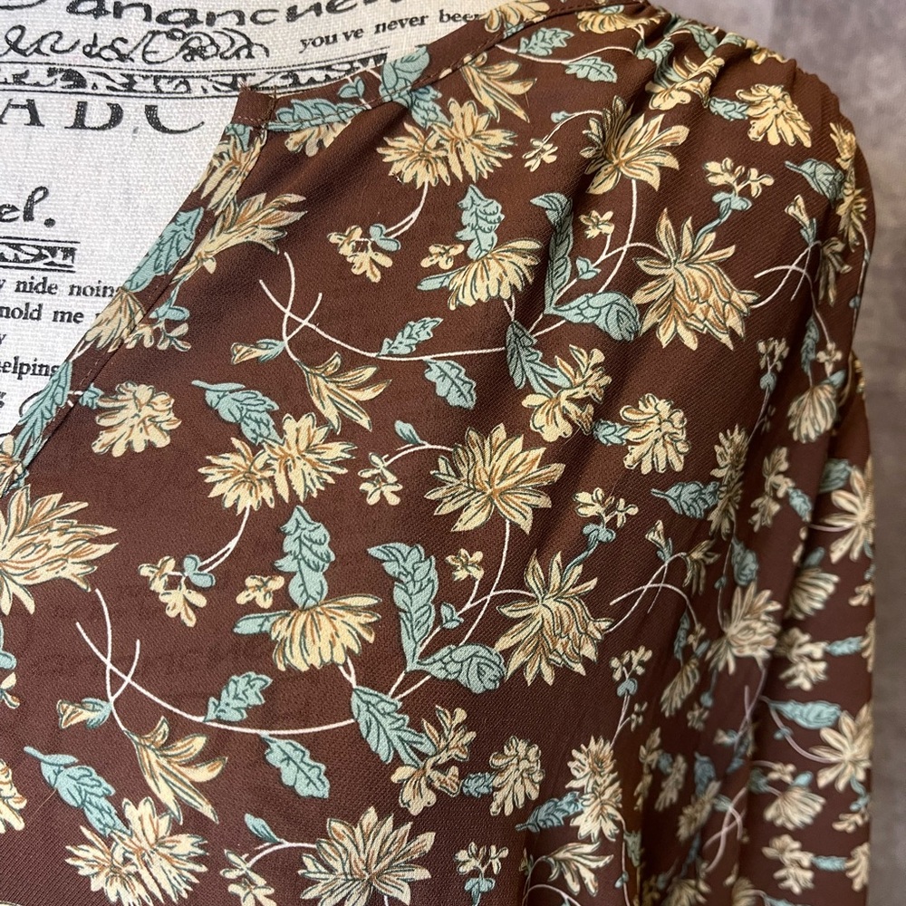 Monday Fun Stitch Fix Split Neck Floral Brown Women's Blouse - Picture 3 of 7